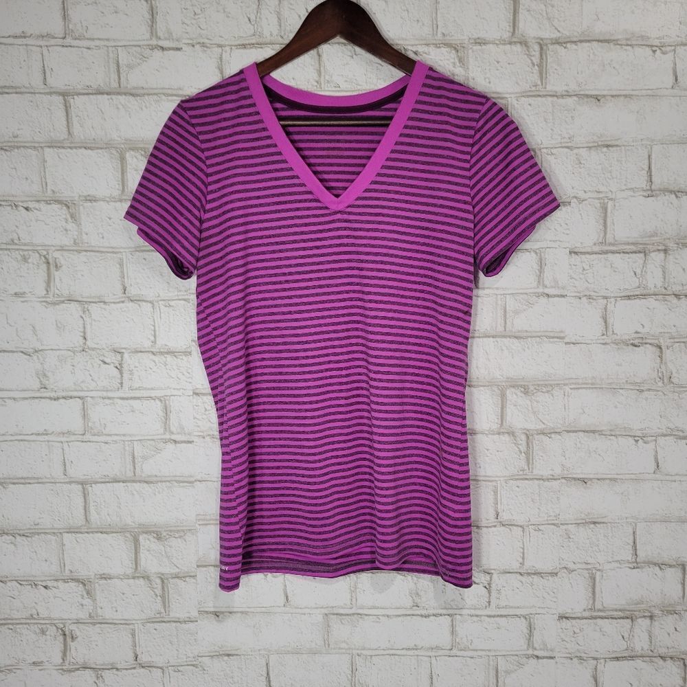 Reebok stripe v‎ neck tee